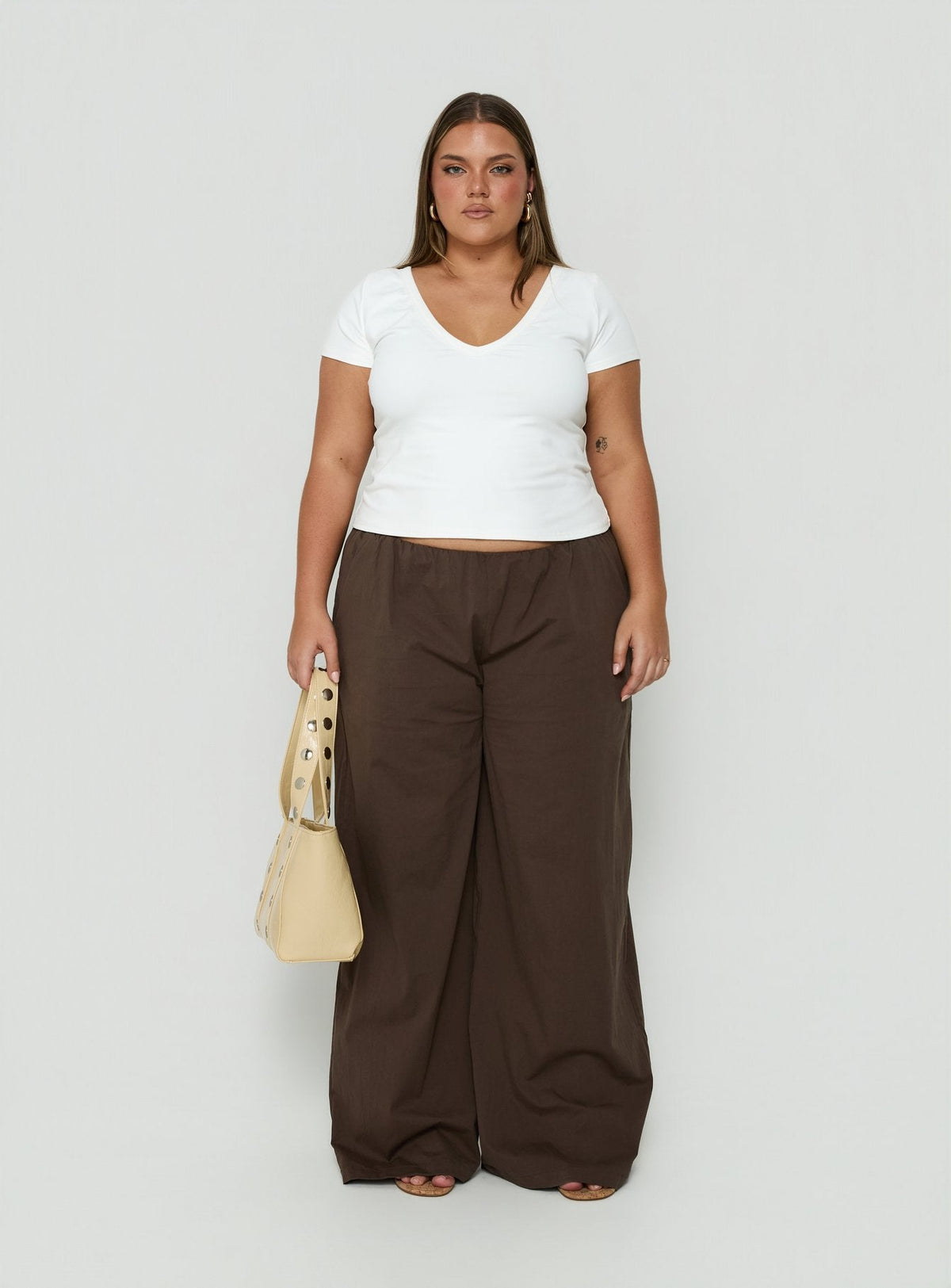 #NOVERA - Top Define Blanco de Manga Corta Talla Grande -