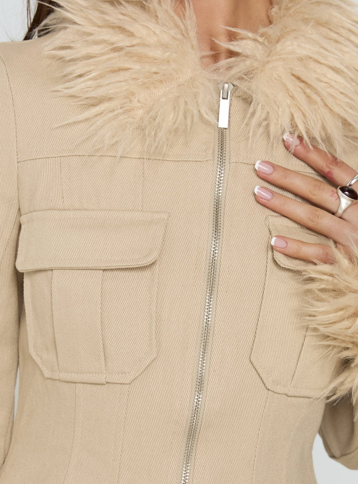 #NOVERA - Chaqueta Nindie Camel de Pelo Sintético -