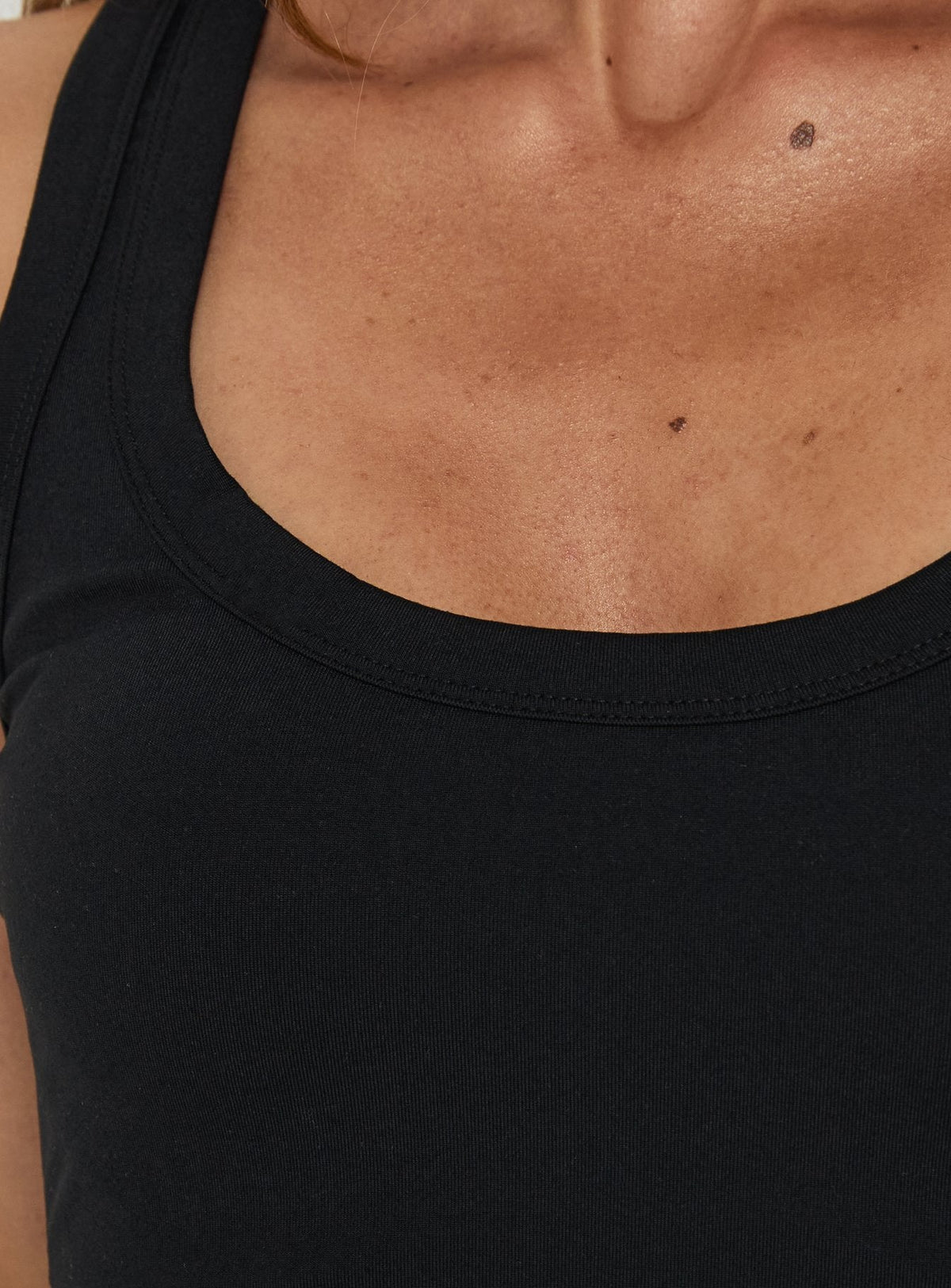 #NOVERA - Camiseta de Tirantes Define Negra Espalda Nadadora -