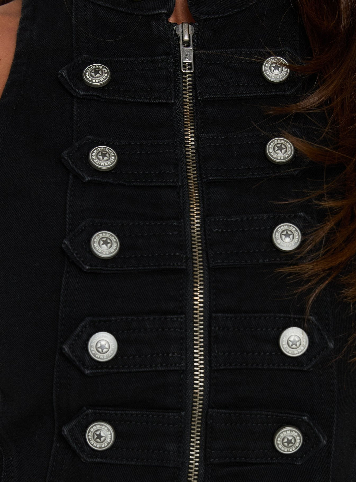 #NOVERA - Top Ashtonn Negro sin Mangas -
