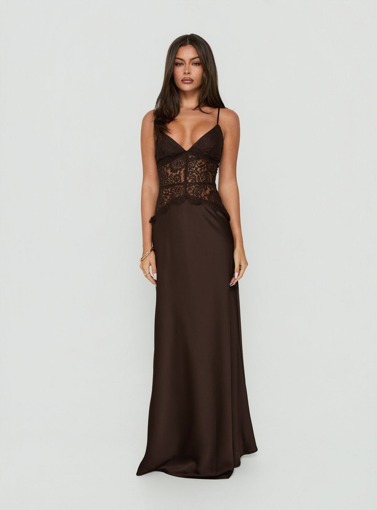 #NOVERA - Vestido Largo Kylenn Chocolate de Encaje de Satén -