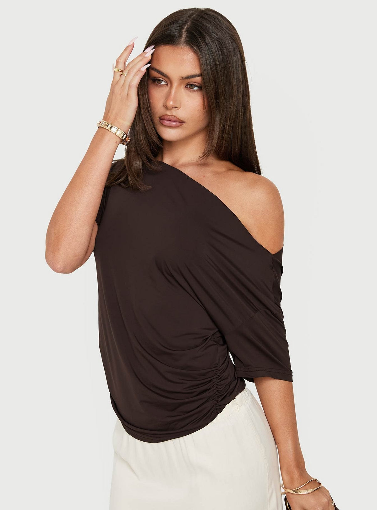 #NOVERA - Camiseta Wildlands Chocolate con Hombros Descubiertos -