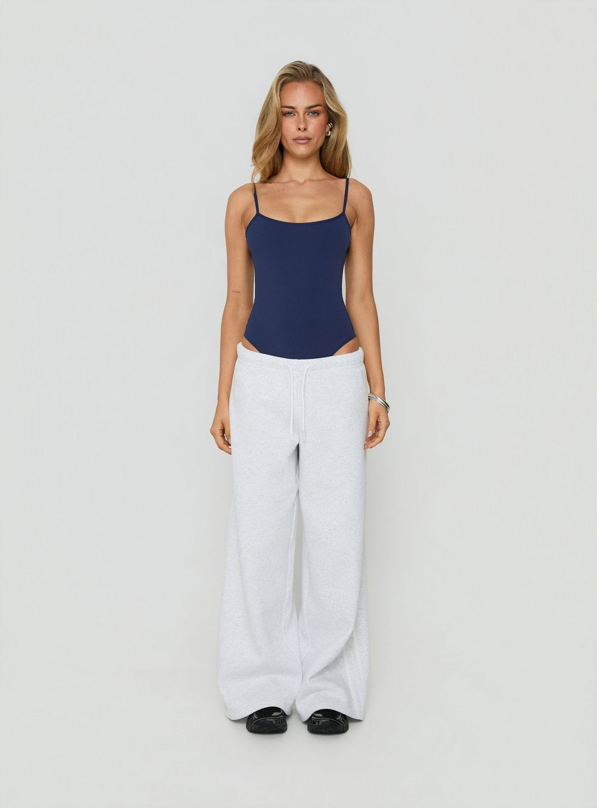 #NOVERA - Body Define Azul Marino de Tirante Fino -