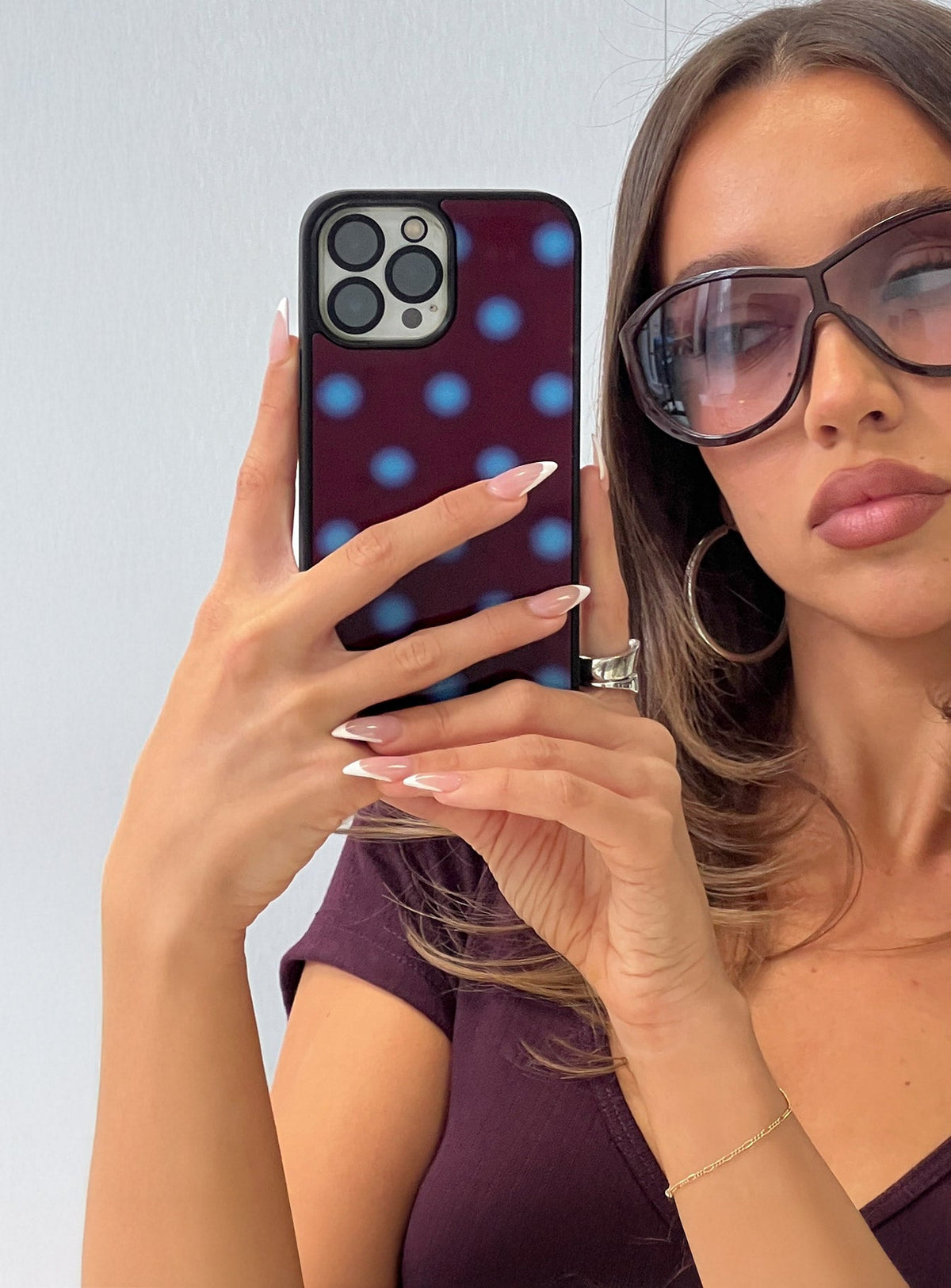 #NOVERA - Funda iPhone Triniti de Lunares -